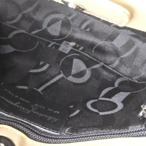 Vintage Salvatore Ferragamo Leather Shoulder Bag Slim Handbag Cream Light Brown - Picture 9 of 12